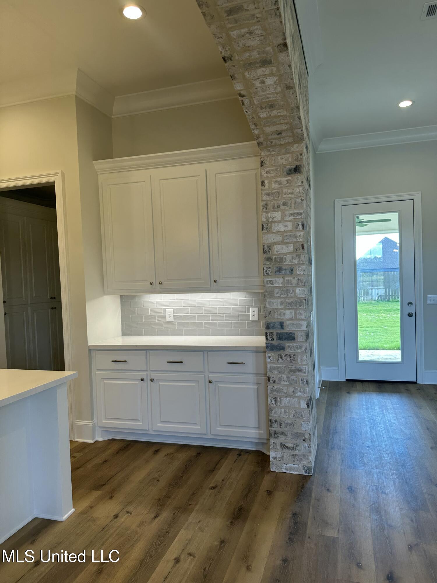 464 Aurora Circle Canton, MS 39046 - Photo 6 of 23 IMG_3706