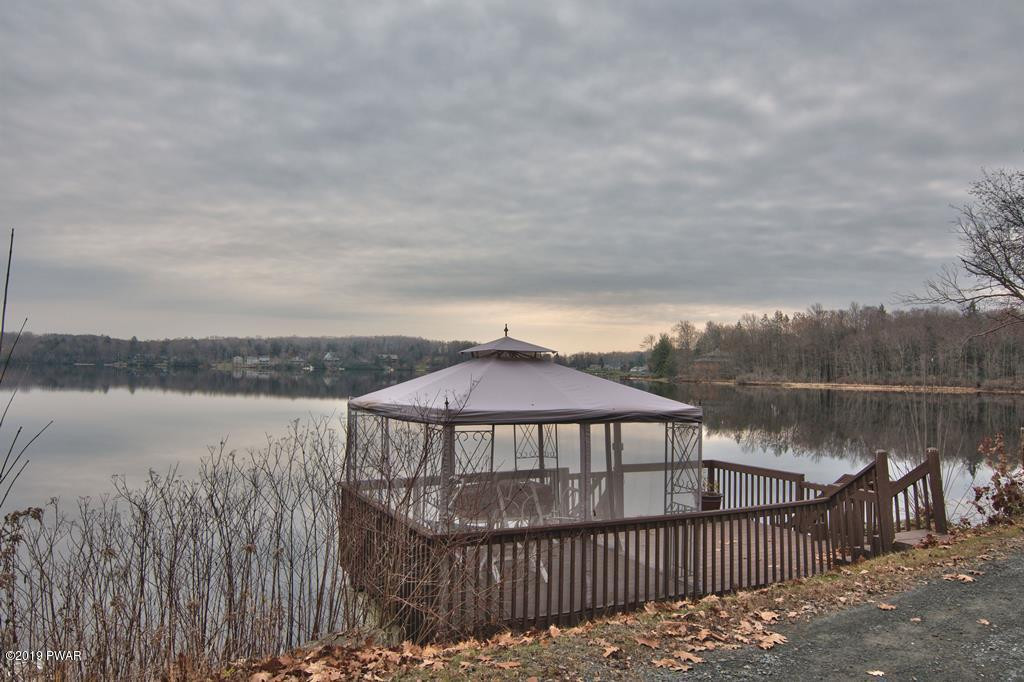 82 West Shore Road Waymart, PA 18472 - Photo 5 of 40