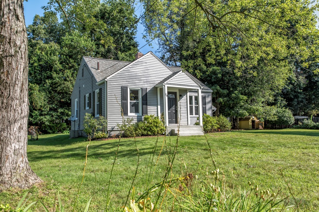 39 Kent Street West Springfield, MA 01089 - Photo 19 of 24