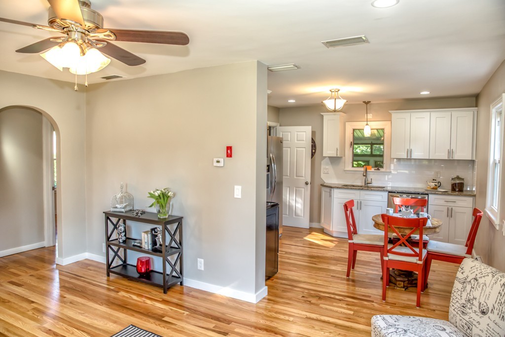 39 Kent Street West Springfield, MA 01089 - Photo 6 of 24
