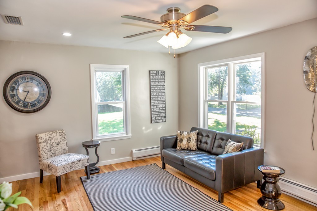 39 Kent Street West Springfield, MA 01089 - Photo 8 of 24