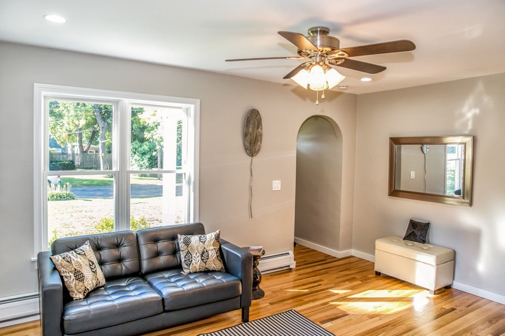 39 Kent Street West Springfield, MA 01089 - Photo 9 of 24