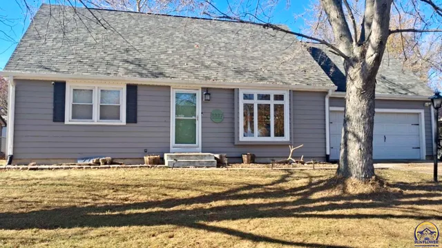 $285,000 | 3337 Southwest Arrowhead Road, Topeka, KS 66614