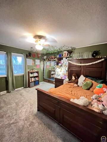 $285,000 | 3337 Southwest Arrowhead Road, Topeka, KS 66614