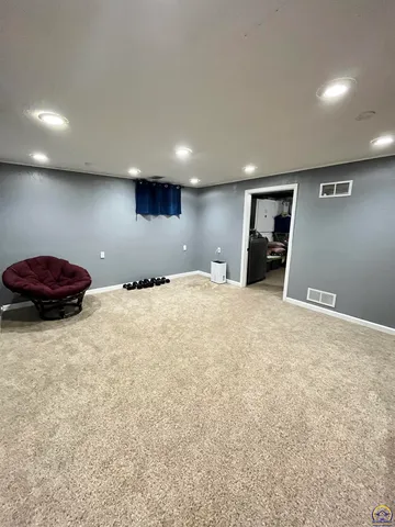 $285,000 | 3337 Southwest Arrowhead Road, Topeka, KS 66614