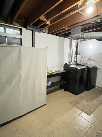 $285,000 | 3337 Southwest Arrowhead Road, Topeka, KS 66614