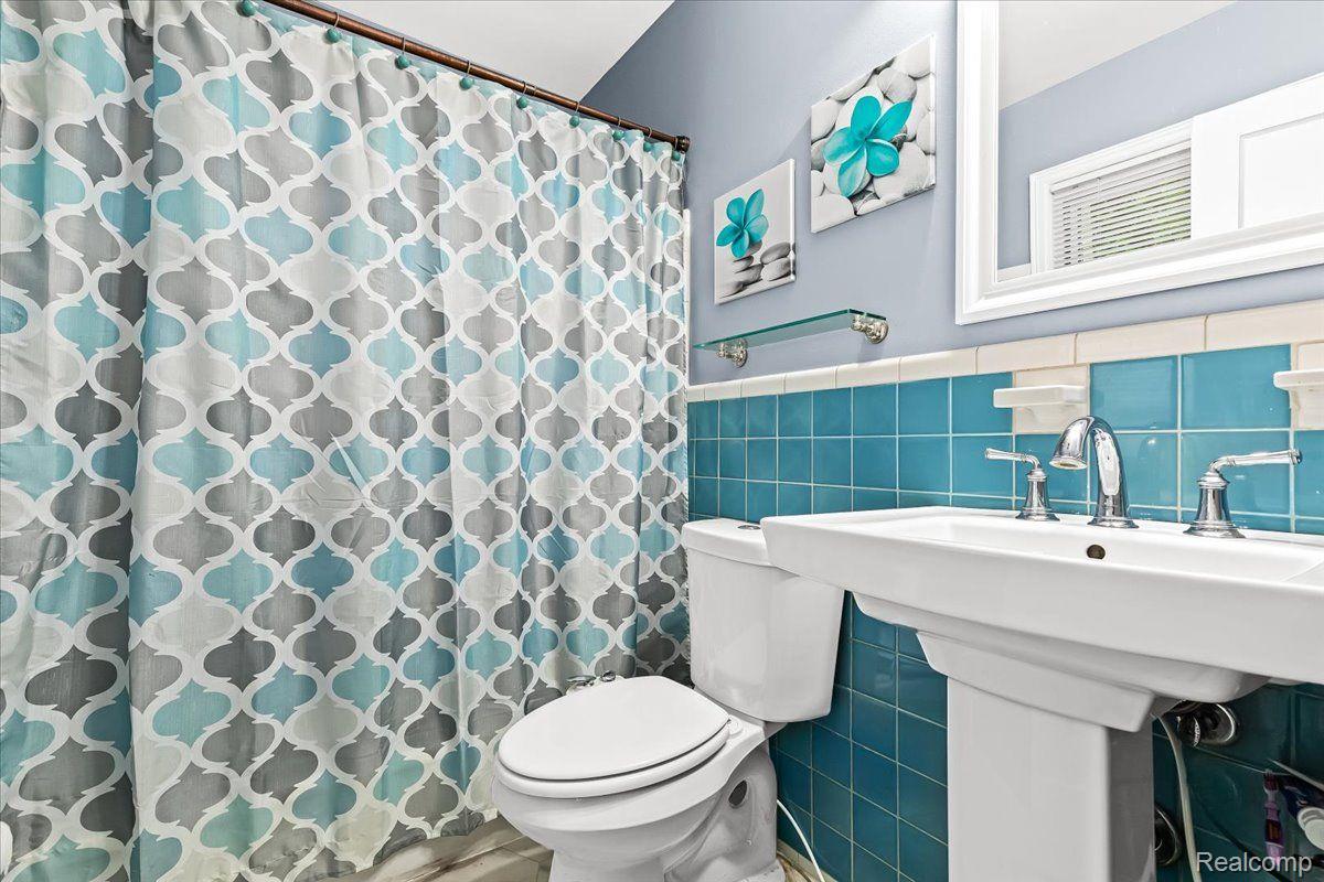 1738 Eaton Road Berkley, MI 48072 - Photo 13 of 28 Gallery Image 13