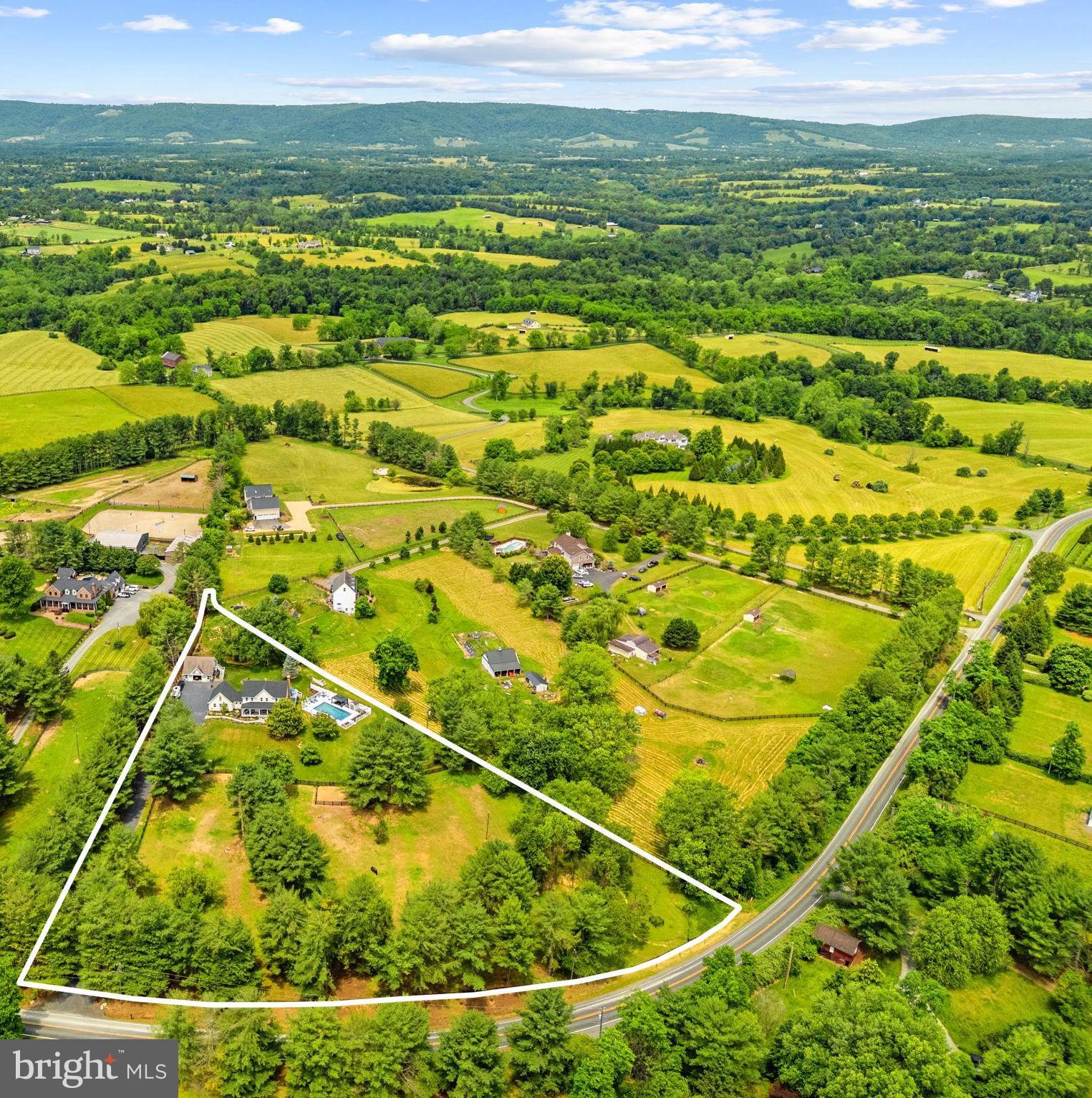 21185 St Louis Road Middleburg, VA 20117 - Photo 3 of 83 4.3 acres, just minutes from Middleburg
