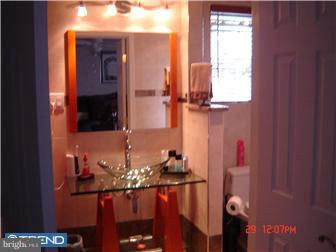 11232 Lockart Road Philadelphia, PA 19116 - Photo 10 of 12 Bathroom