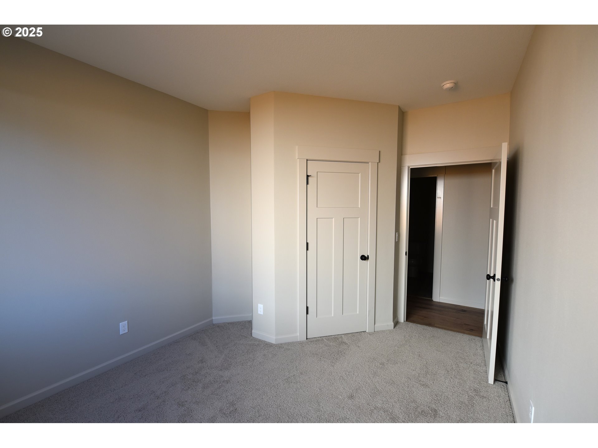 871 Oakleaf Way Silverton, OR 97381 - Photo 10 of 12 Great Room