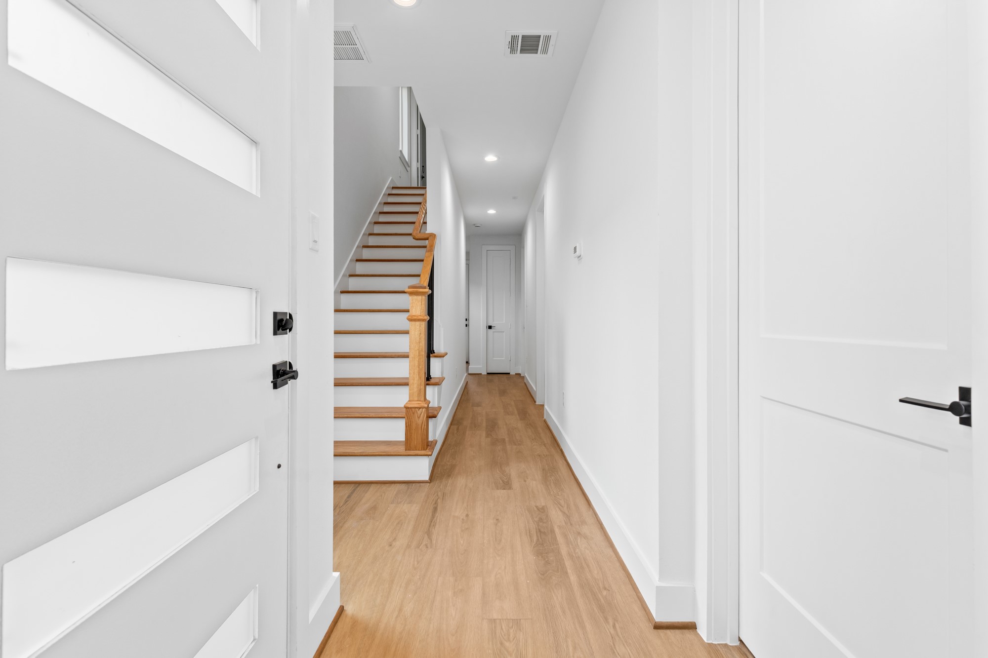 8403 Sunnyhill Street Houston, TX 77088 - Photo 5 of 27