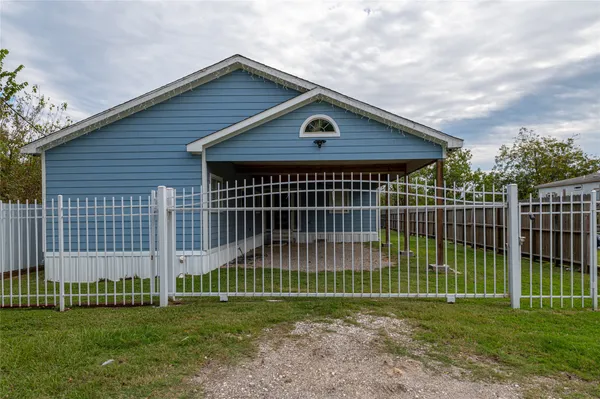 $1,795 | 7610 Harlem Street, Baytown, TX 77521