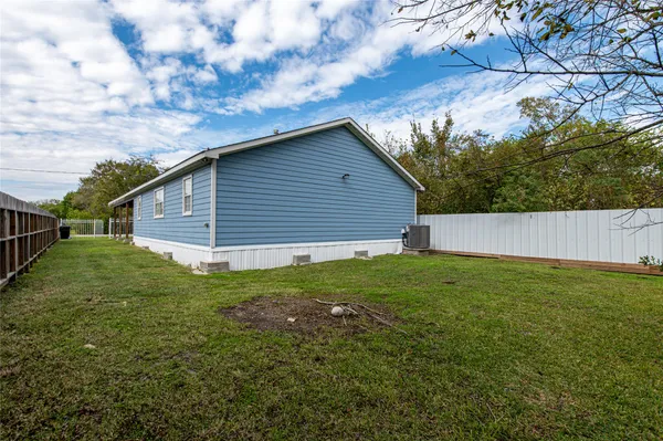 $1,795 | 7610 Harlem Street, Baytown, TX 77521