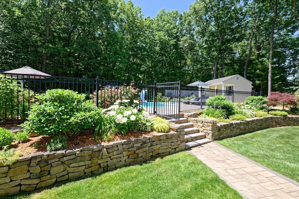 101 Hunter Road Uxbridge, MA 01569 - Photo 38 of 42 Gallery Image 38