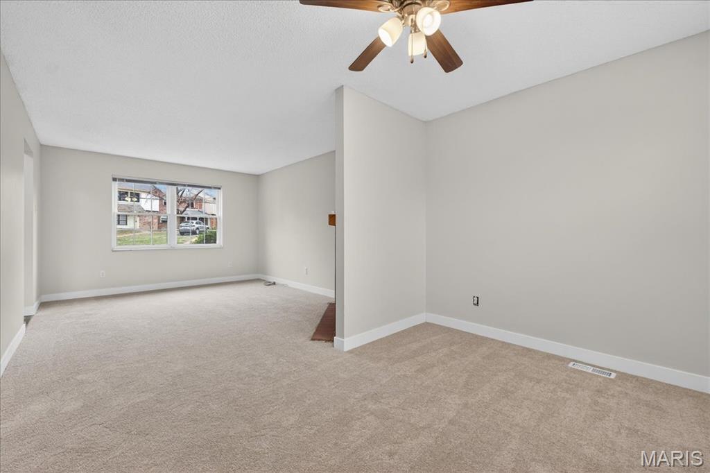 2327 Hidden Meadow Lane Ballwin, MO 63021 - Photo 11 of 31