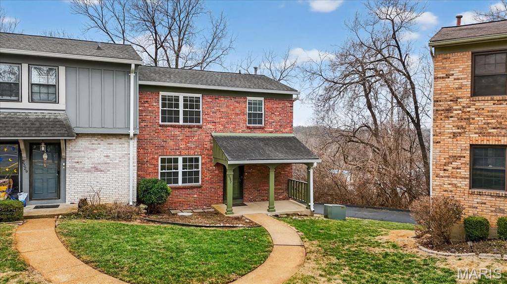 2327 Hidden Meadow Lane Ballwin, MO 63021 - Photo 2 of 31
