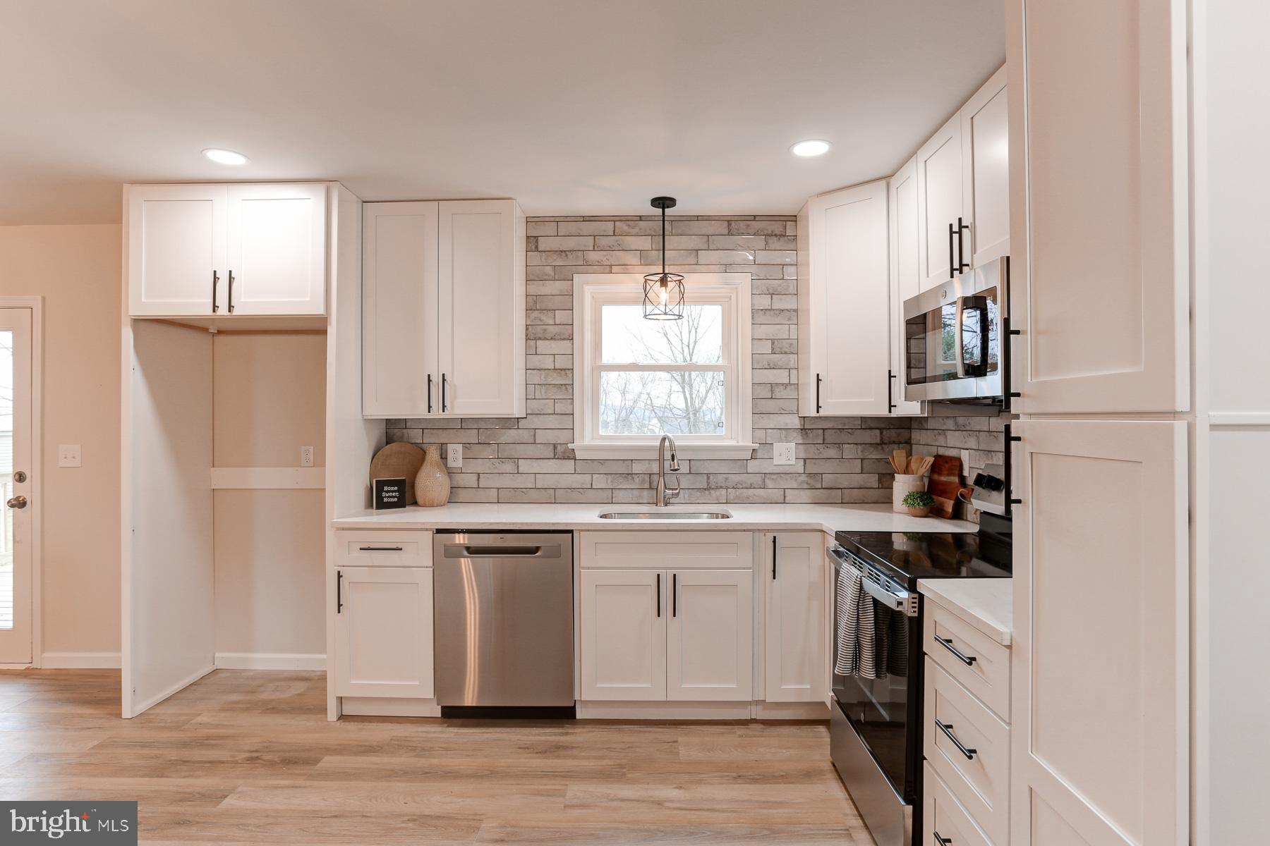 269 Rock Point Road Marietta, PA 17547 - Photo 6 of 25 Gallery Image 6