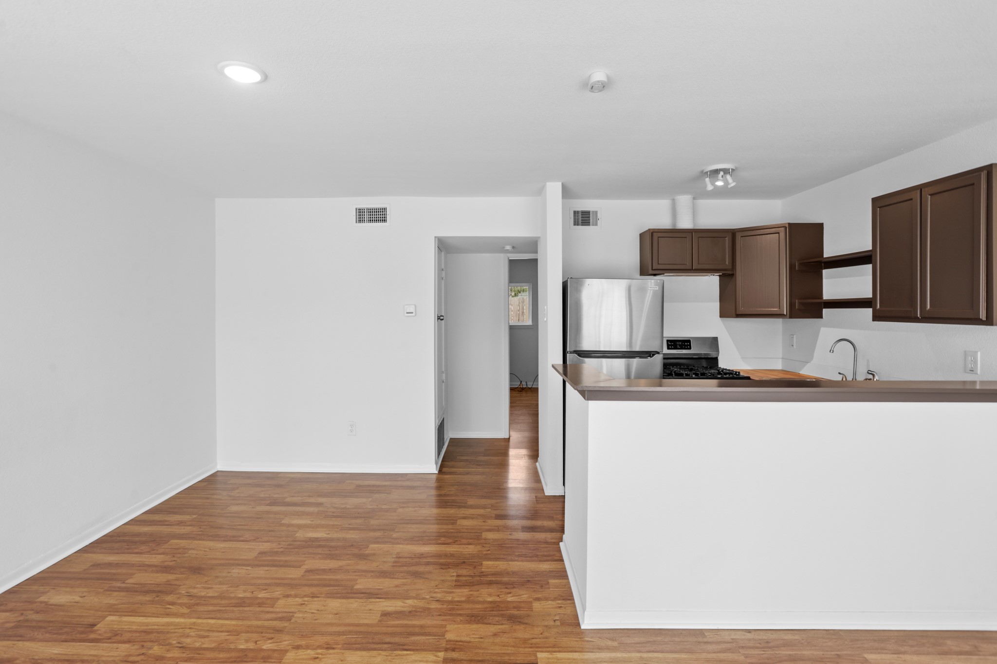 1408 Hughes Street, Unit 4 Houston, TX 77023 - Photo 14 of 27