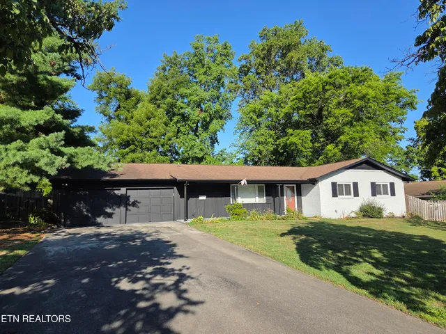 $450,000 | 205 Brandon Road, Knoxville, TN 37922