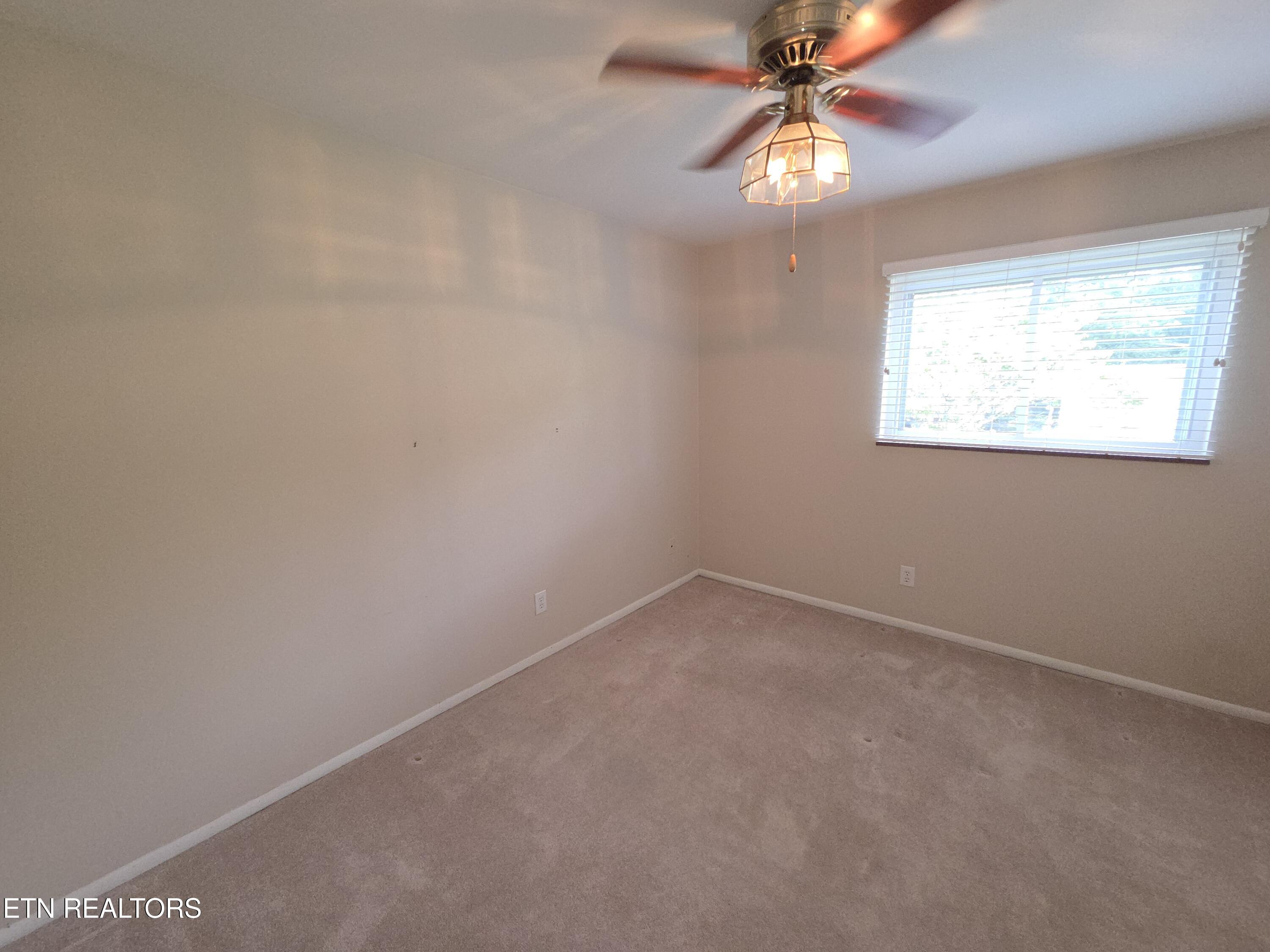 205 Brandon Road Knoxville, TN 37922 - Photo 10 of 13 Bedroom 3
