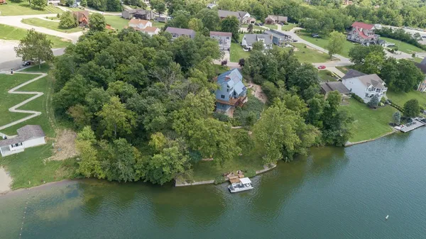 $399,900 | 1525 Lakeview Drive, Lawrenceburg, IN 47025