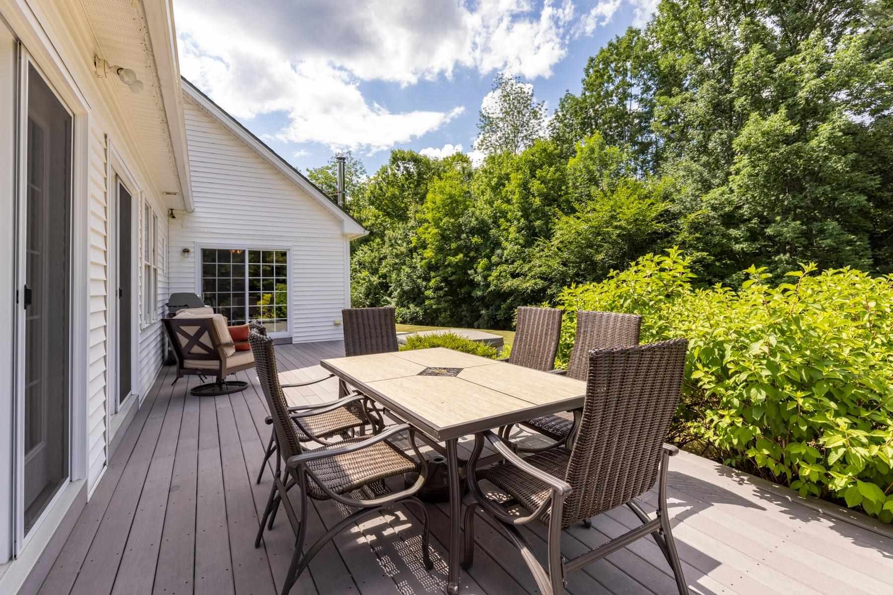 67 Sandown Road Chester, NH 03036 - Photo 35 of 40