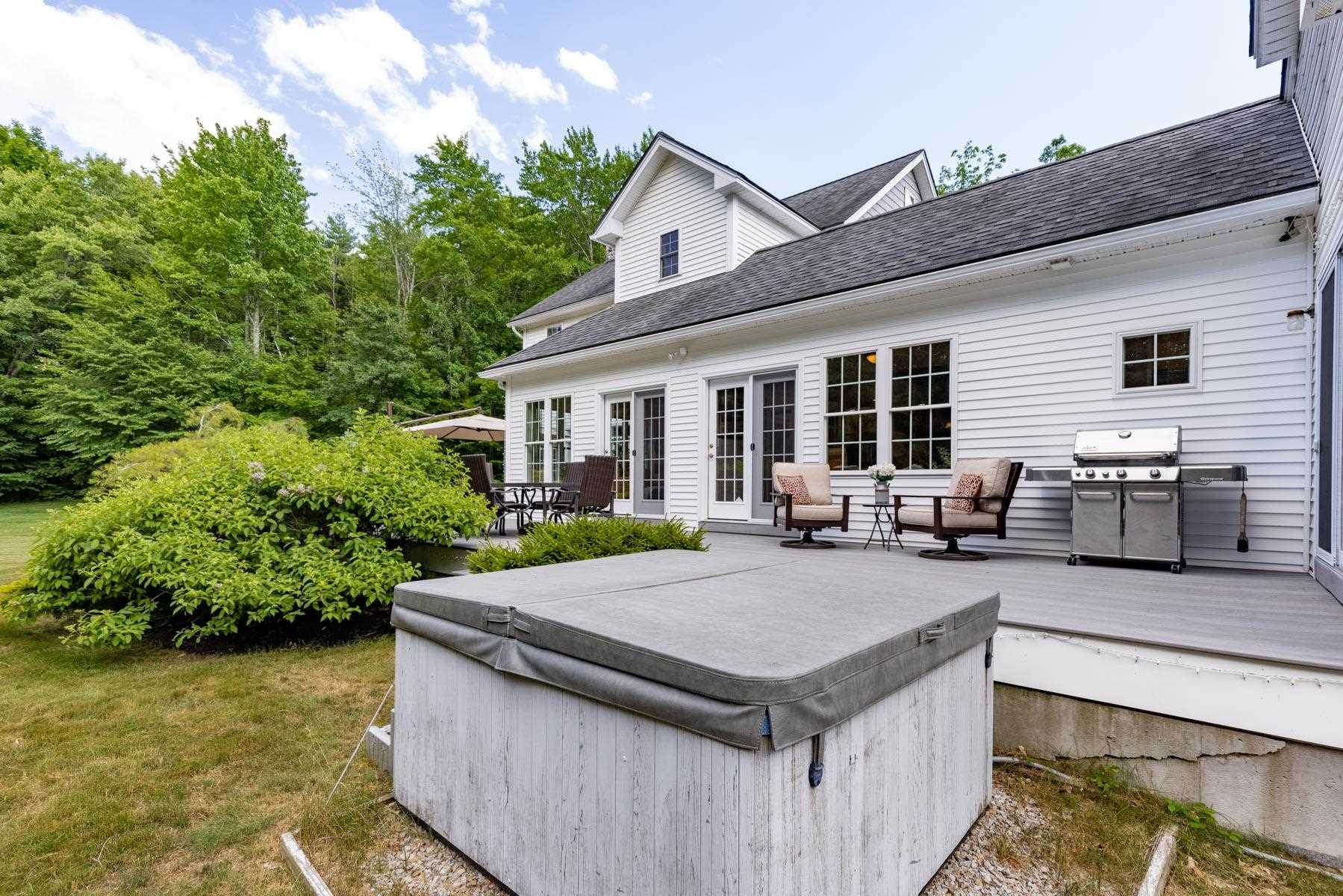 67 Sandown Road Chester, NH 03036 - Photo 36 of 40