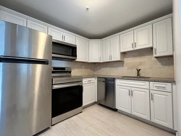 $1,900 | 111 Warren Avenue, Unit 4G, Quincy, MA 02170