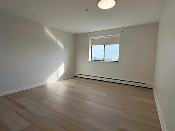 $1,900 | 111 Warren Avenue, Unit 4G, Quincy, MA 02170