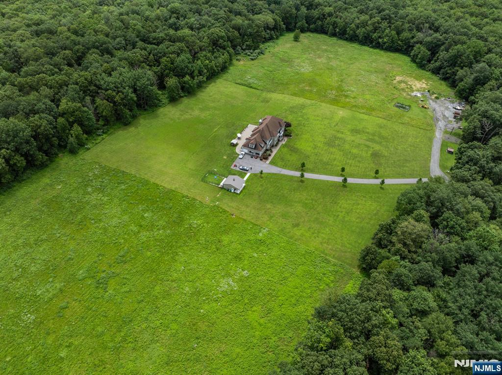 464 Mt Bethel Road Oxford, NJ 07863 - Photo 13 of 31 a backyard of a house with lots of green space