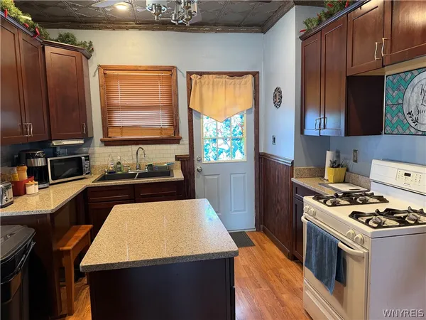 $1,600 | 1616 Walnut Avenue, Niagara Falls, NY 14301