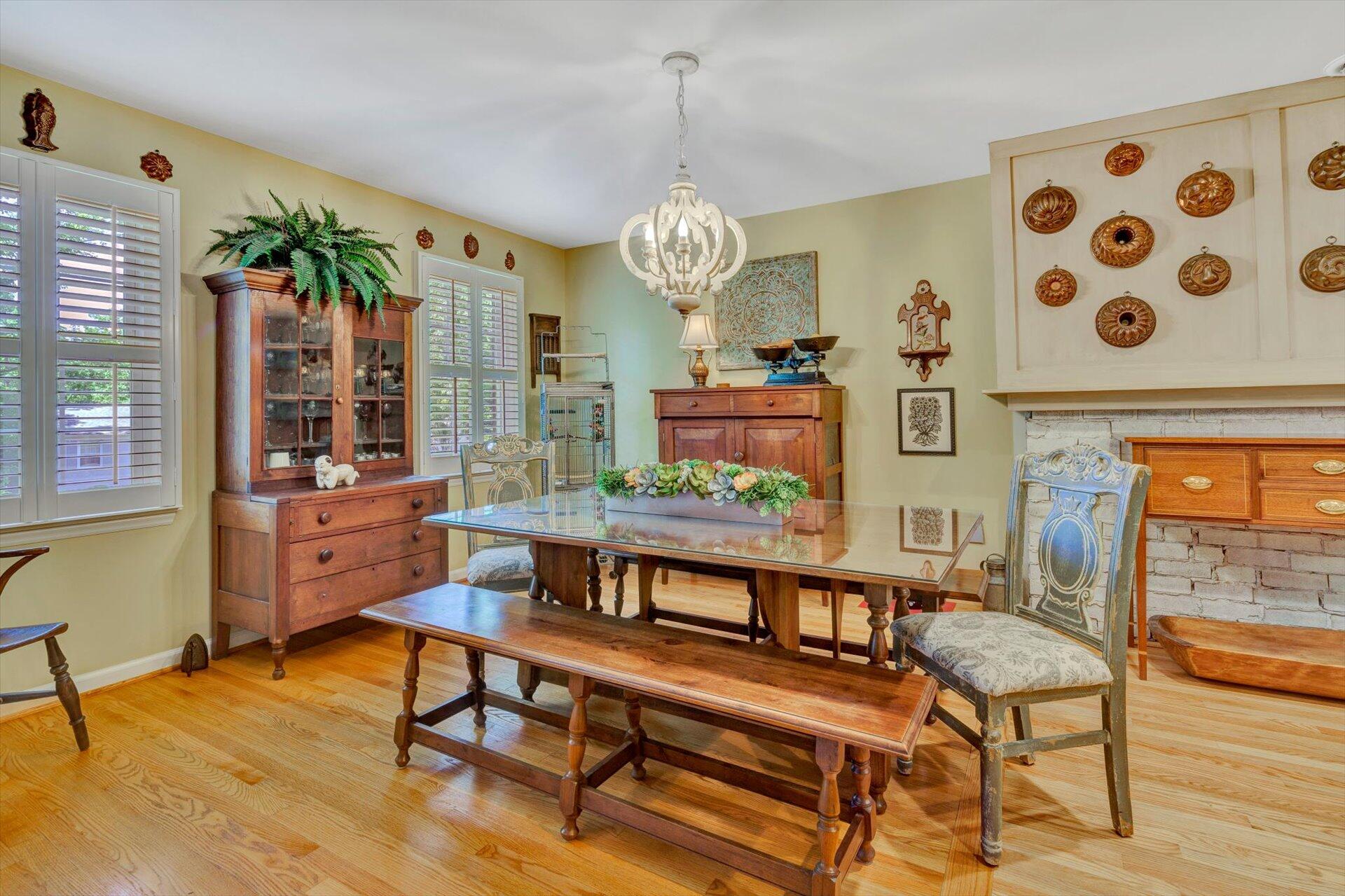5057 Falcon Ridge Road Roanoke, VA 24018 - Photo 11 of 43 a living room with furniture and a wooden floor