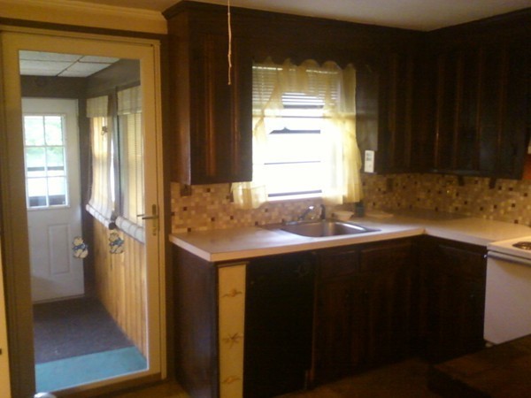 54 Harding Road Walpole, MA 02081 - Photo 9 of 21 Gallery Image 9