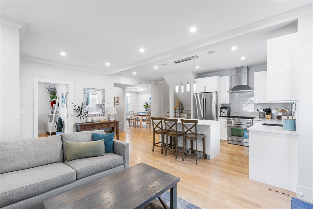 638 Webster Street, Unit 638 Needham, MA 02492 - Photo 8 of 42