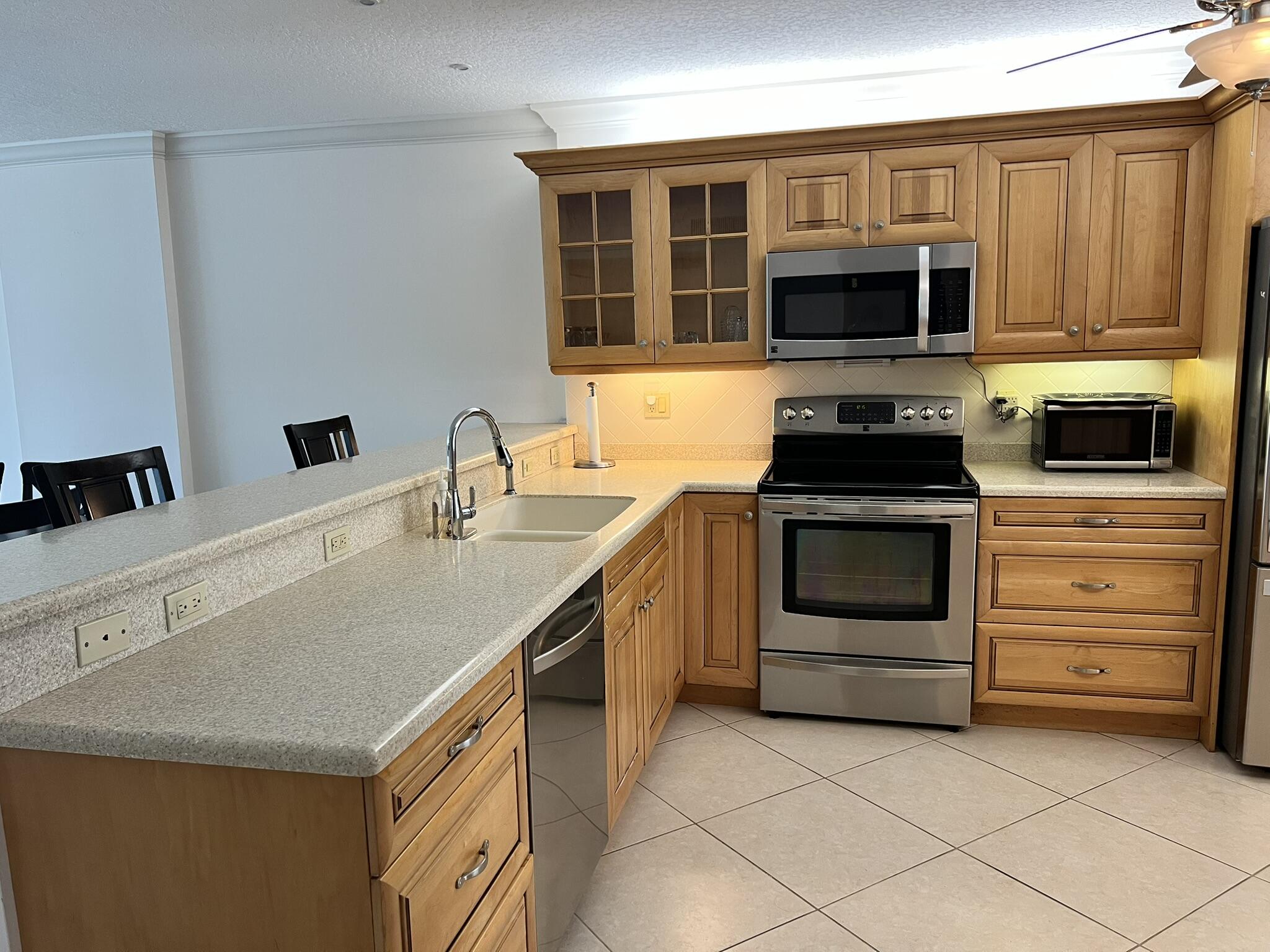 1631 Riverview Road, Unit 106 Deerfield Beach, FL 33441 - Photo 4 of 35 IMG_6755