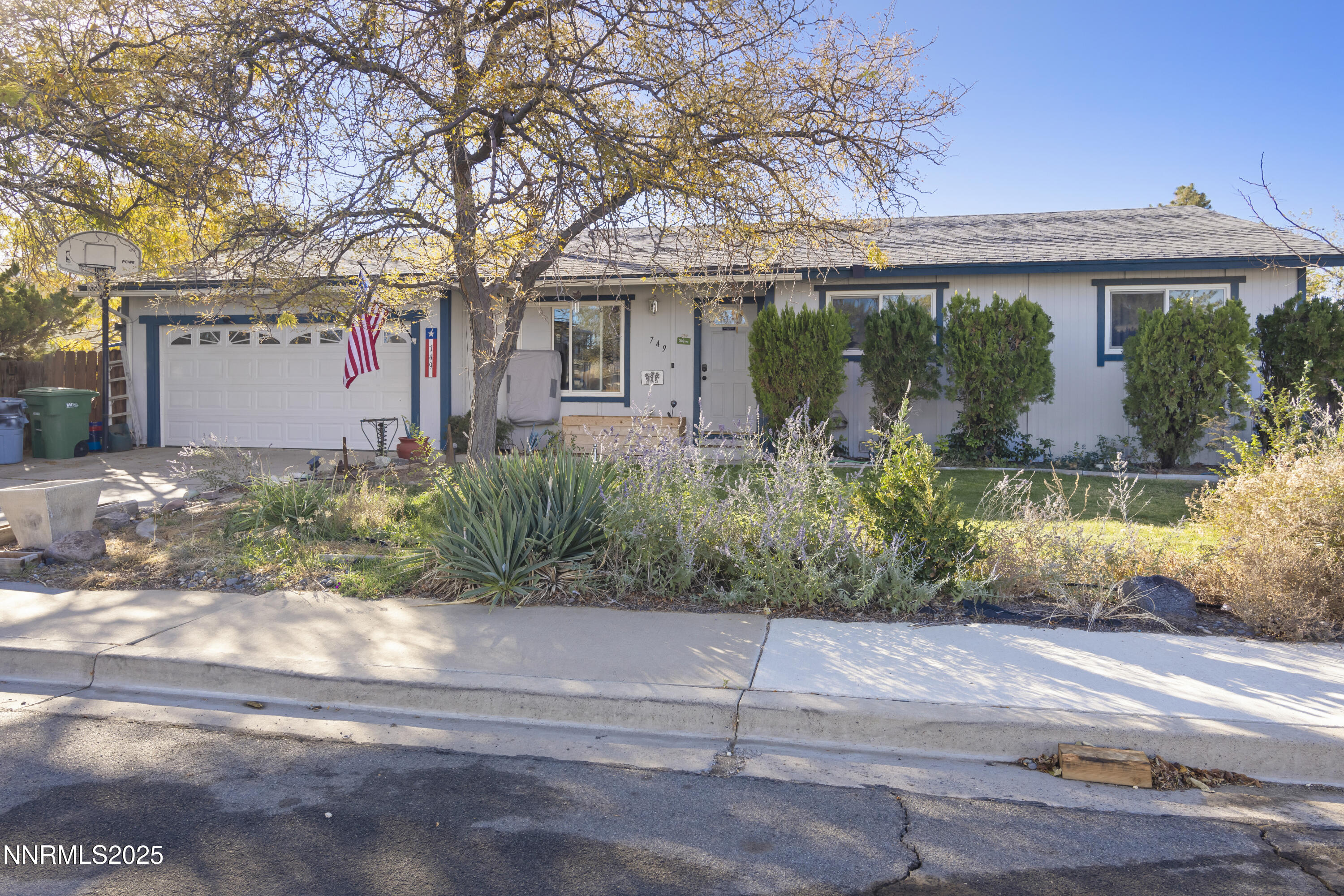 749 E Street Fernley, NV 89408 - Photo 4 of 36 _S1A8904