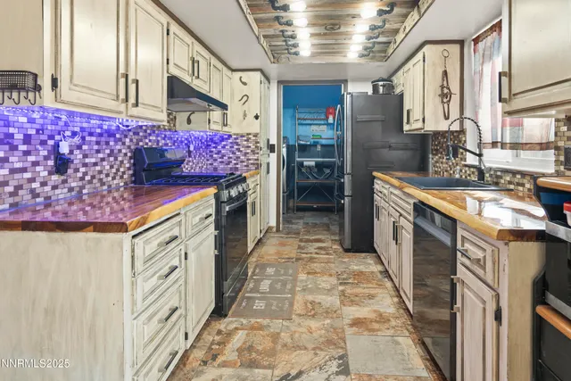 $339,900 | 749 E Street, Fernley, NV 89408