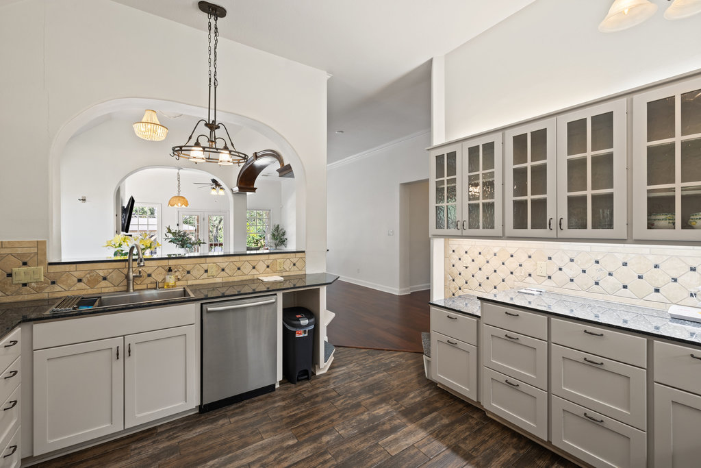 2106 Rue De St Germaine Austin, TX 78746 - Photo 14 of 40