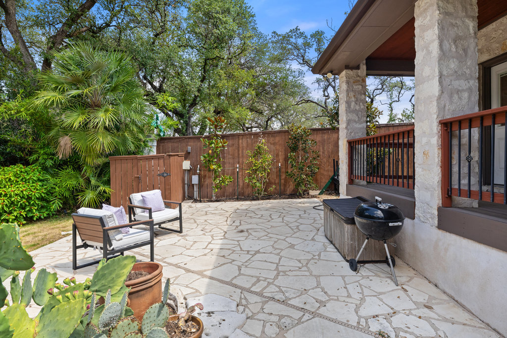 2106 Rue De St Germaine Austin, TX 78746 - Photo 25 of 40