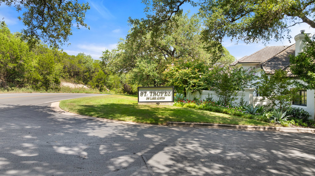 2106 Rue De St Germaine Austin, TX 78746 - Photo 3 of 40