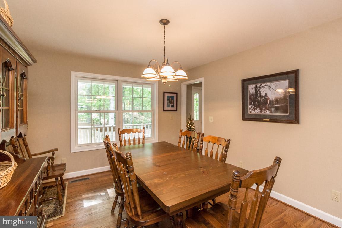 98 Richmond Road Castleton, VA 22716 - Photo 12 of 30 Dining Room