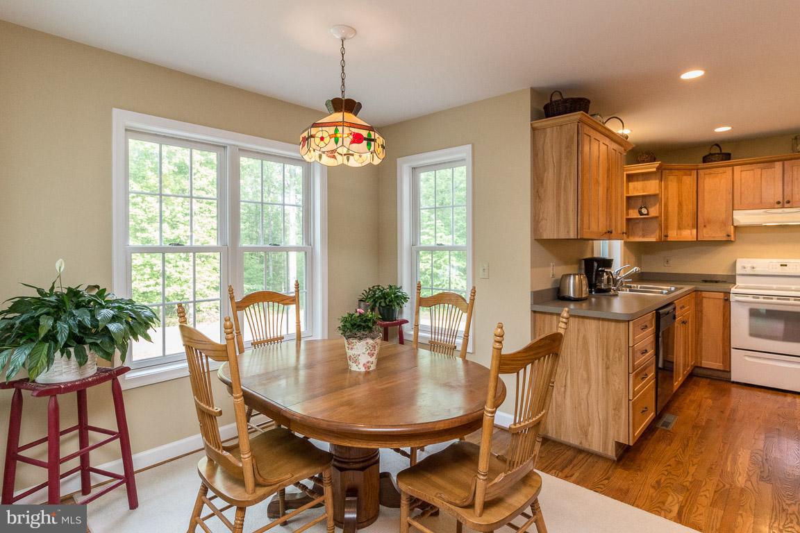 98 Richmond Road Castleton, VA 22716 - Photo 7 of 30 Kitchen
