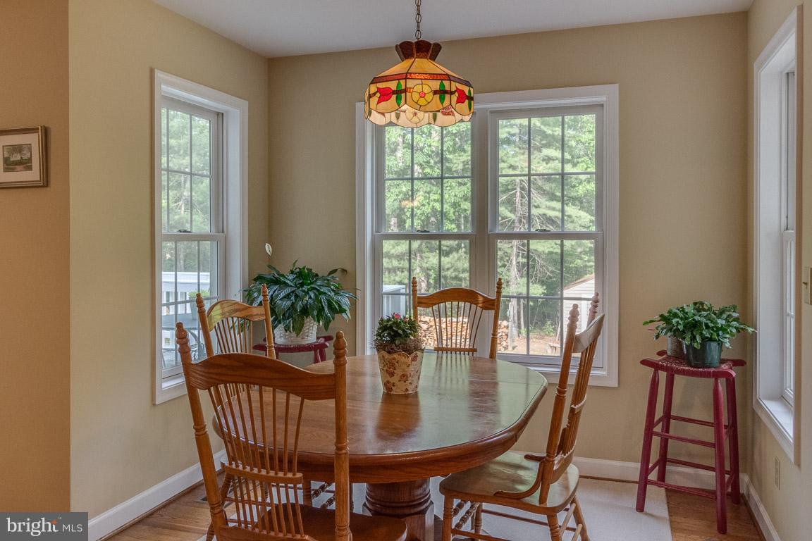 98 Richmond Road Castleton, VA 22716 - Photo 10 of 30 Breakfast Nook