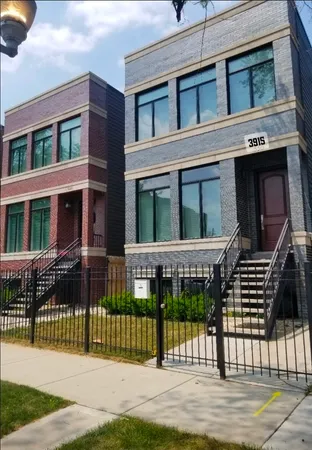 $850,000 | 3915 South Calumet Avenue, Chicago, IL 60653