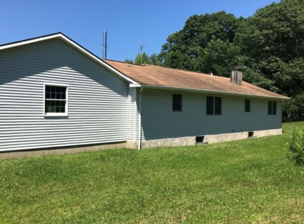 229 Travis Terrace Center Rutland, VT 05736 - Photo 2 of 10