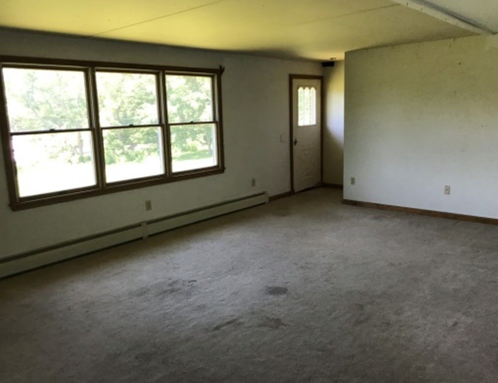 229 Travis Terrace Center Rutland, VT 05736 - Photo 3 of 10