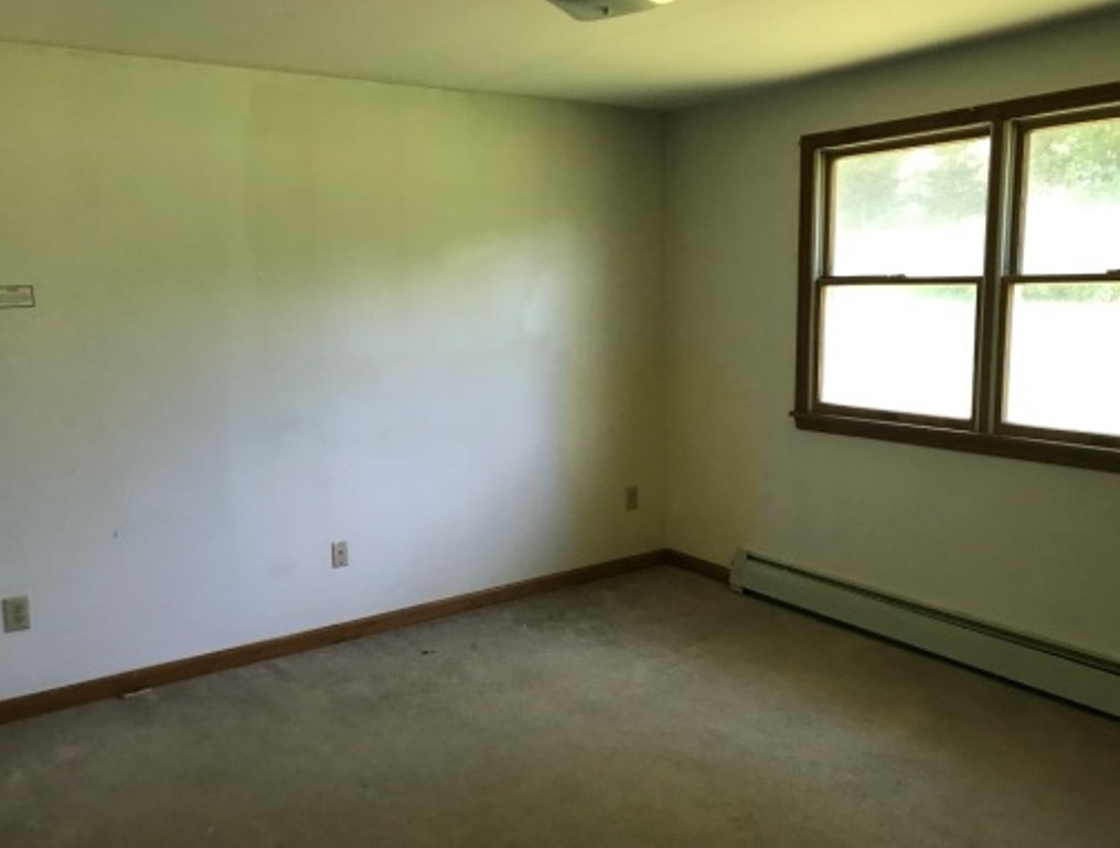 229 Travis Terrace Center Rutland, VT 05736 - Photo 5 of 10