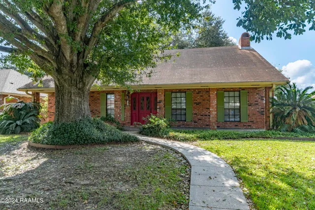 $260,000 | 106 Briarwood Street, Jeanerette, LA 70544