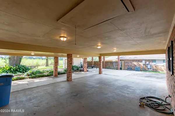 $260,000 | 106 Briarwood Street, Jeanerette, LA 70544