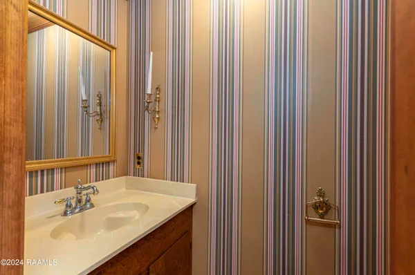 $260,000 | 106 Briarwood Street, Jeanerette, LA 70544